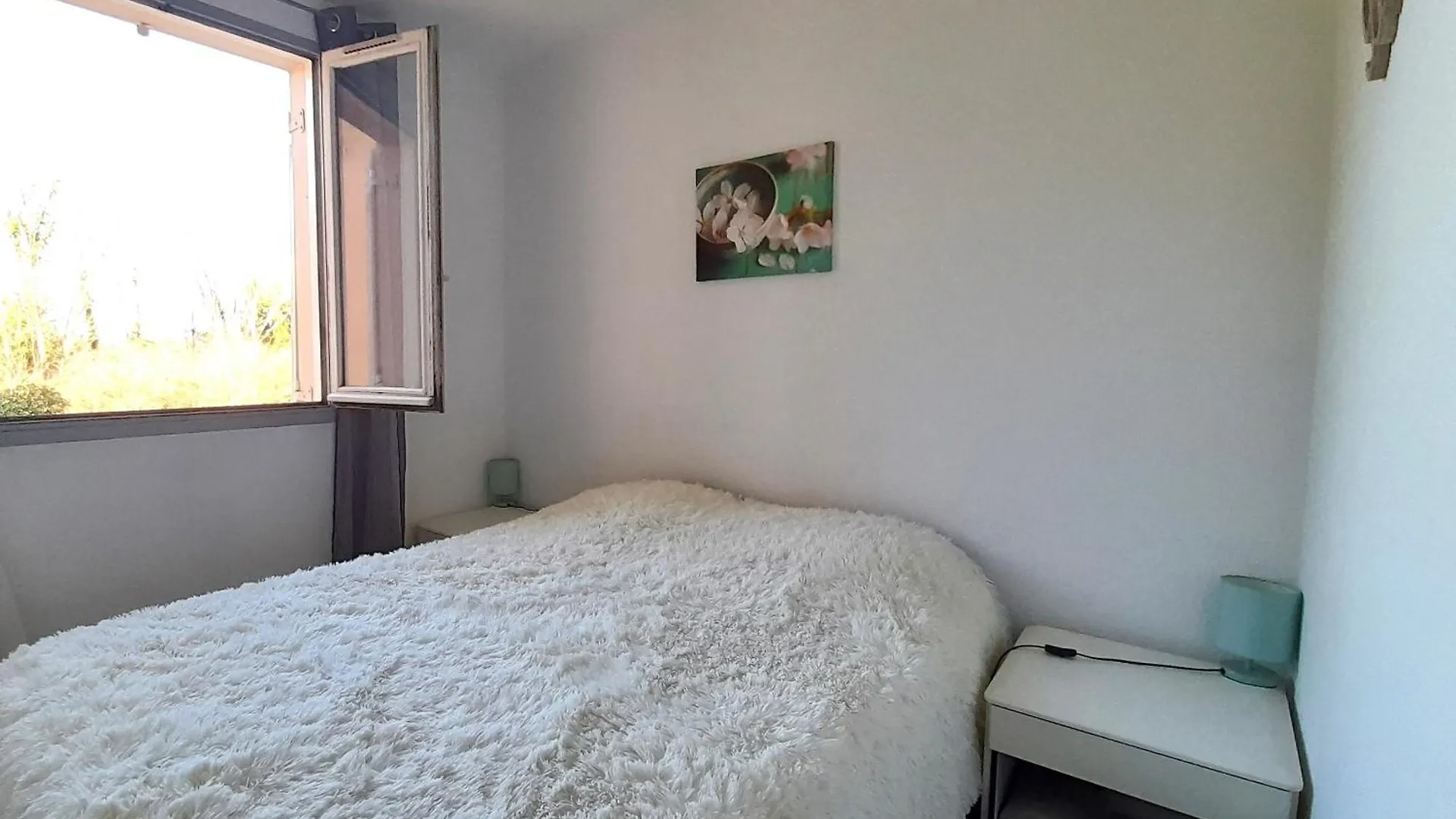 Apartment Le Lagon Bleu Piscine Et Tennis Frejus France